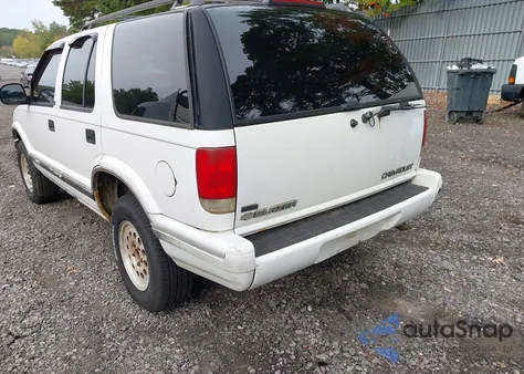 1997 Chevrolet Blazer Ls from USA, damaged, VIN 1GNDT13W2V2176484